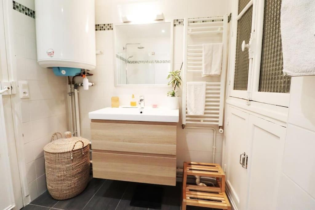 Paris Langeac Apartments Room photo